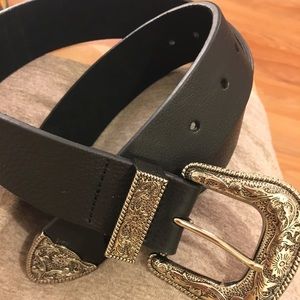 Frank hip belt; size small; only wore once